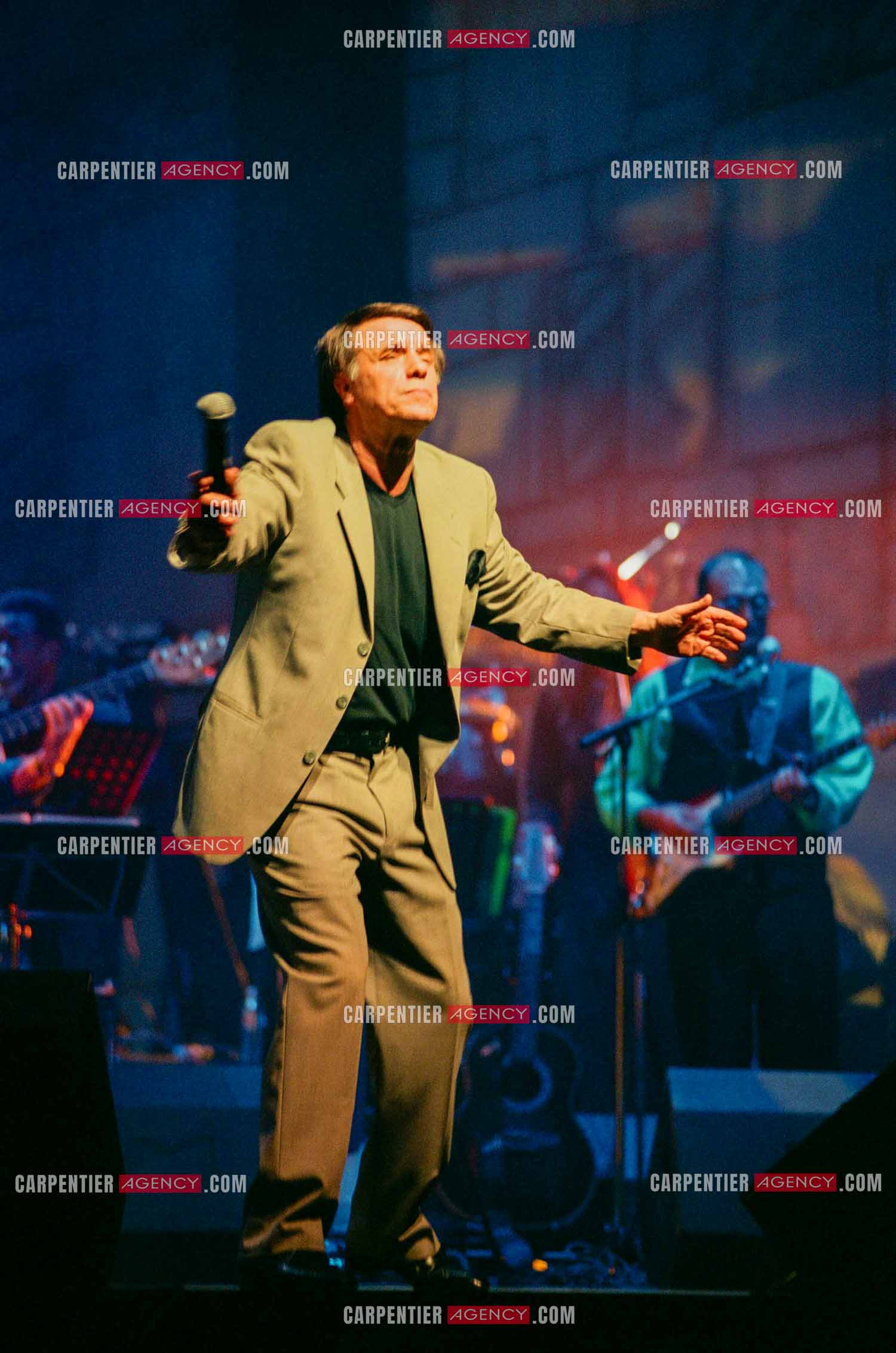 Le chanteur Salvatore Adamo en concert.  ( Exclusif )