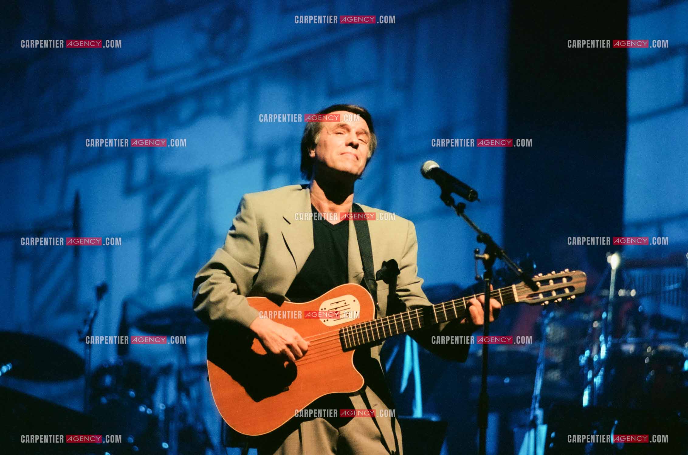 Le chanteur Salvatore Adamo en concert.  ( Exclusif )