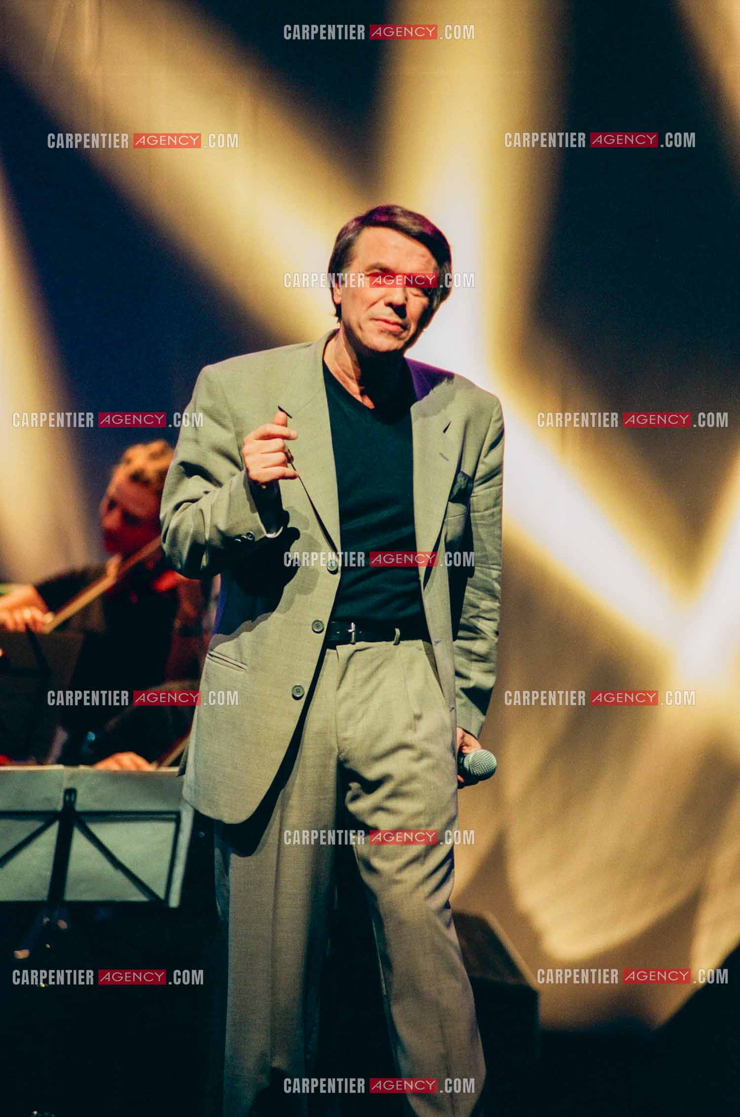 Le chanteur Salvatore Adamo en concert.  ( Exclusif )