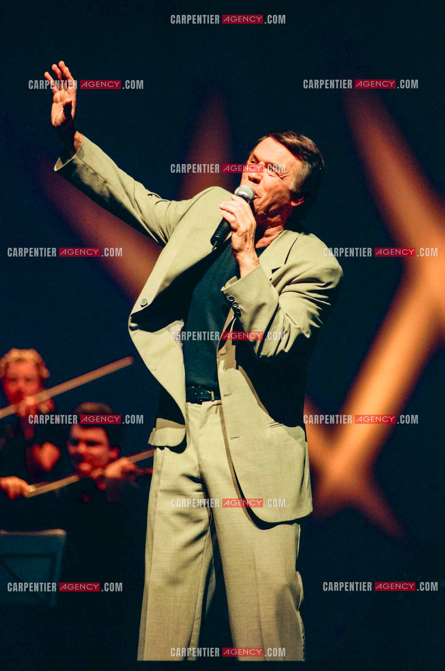 Le chanteur Salvatore Adamo en concert.  ( Exclusif )