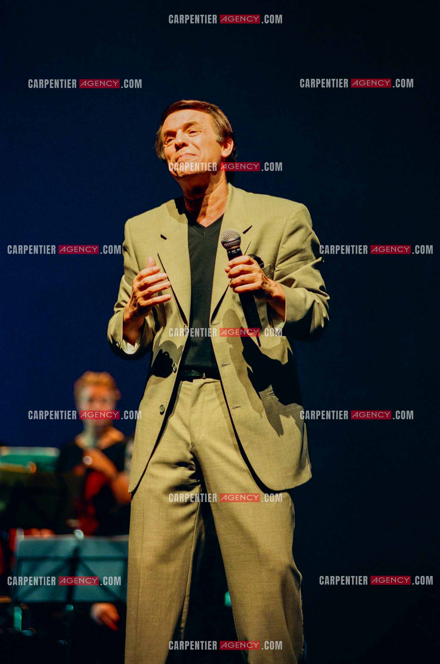 Le chanteur Salvatore Adamo en concert.  ( Exclusif )