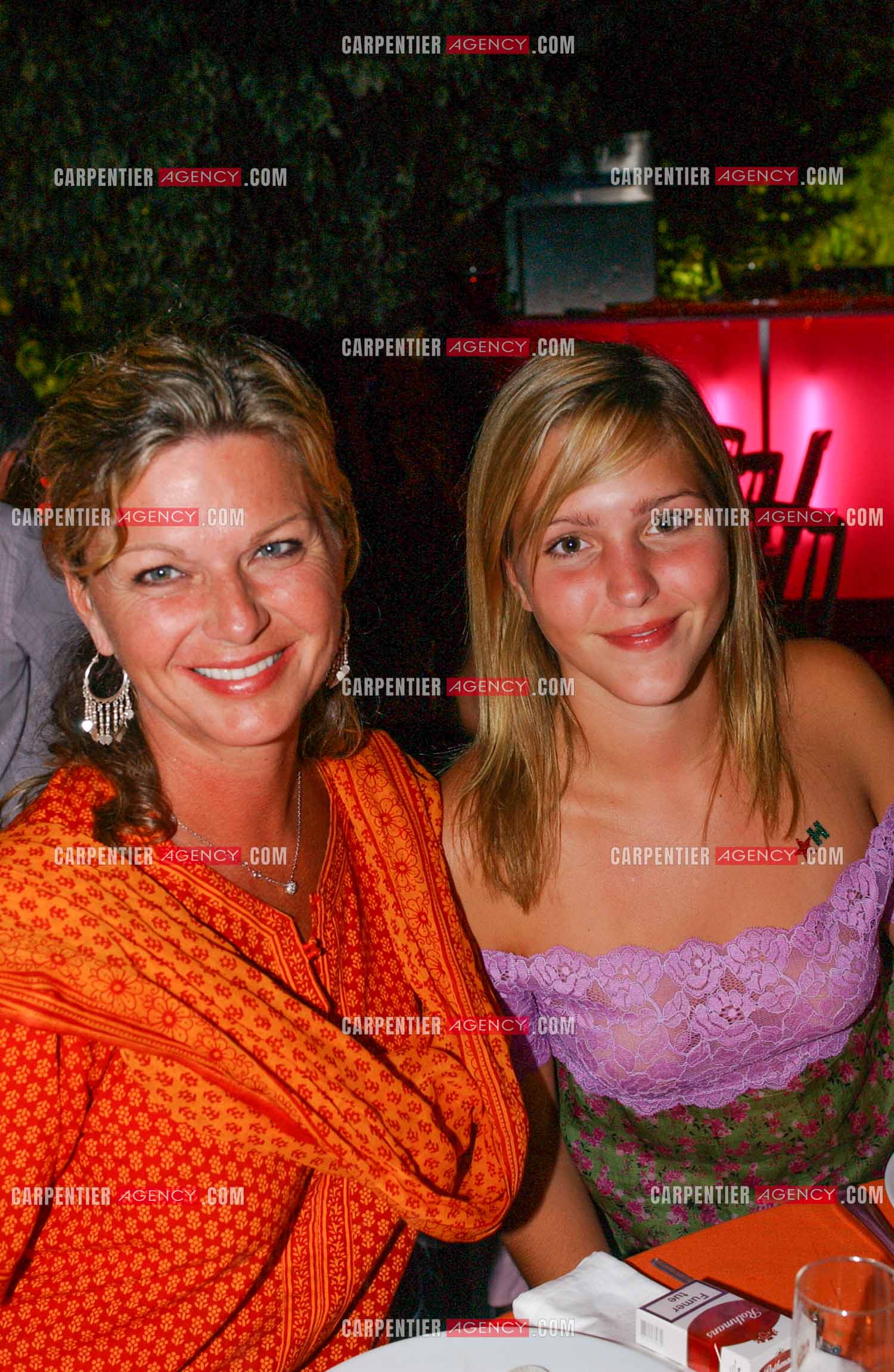 Soirée bal masqué à St Tropez. Jeane Manson et sa fille Marianne.   ( Exclusif )